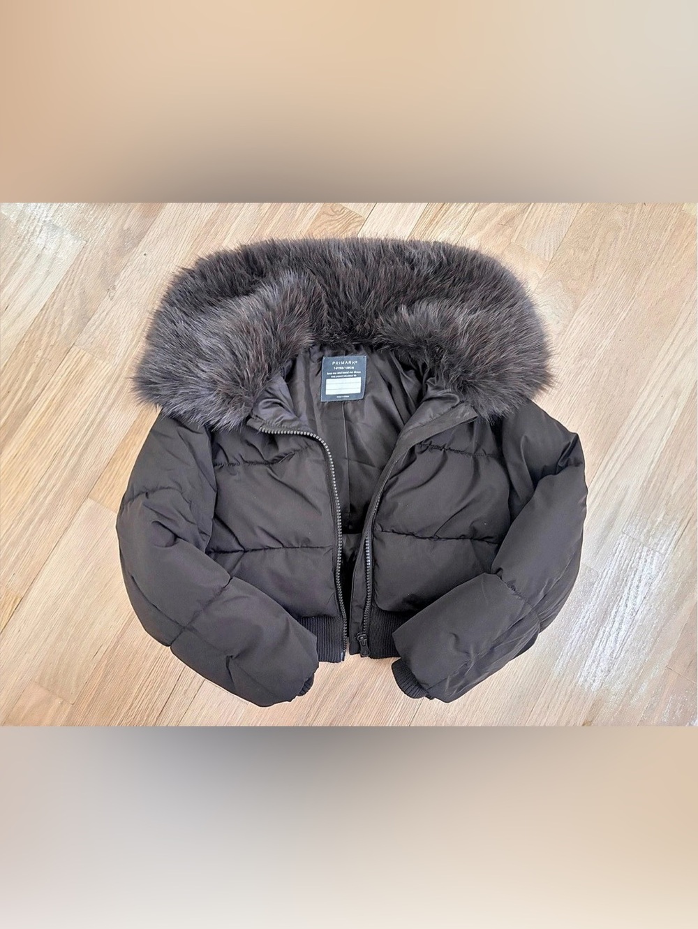 Primark Girls Black Puffer Jacket Size 7-8Y / 128CM Like New